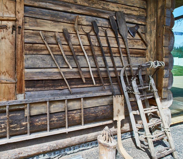 Уникальная мебель и предметы быта